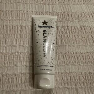 GLAMGLOW Supersmooth Exfoliating acne clearing 5 minute Mask to scrub